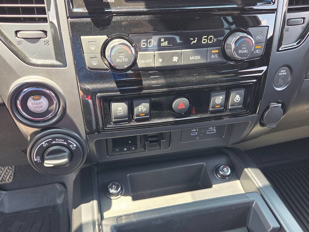 2022 Nissan TITAN Crew Cab PRO-4X 4x4