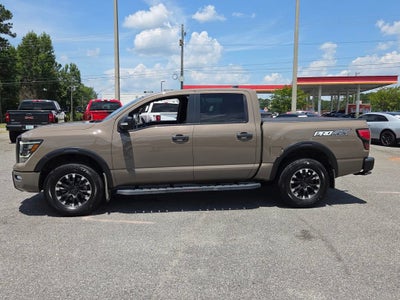 2022 Nissan TITAN Crew Cab PRO-4X 4x4