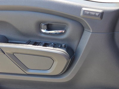 2022 Nissan TITAN Crew Cab PRO-4X 4x4