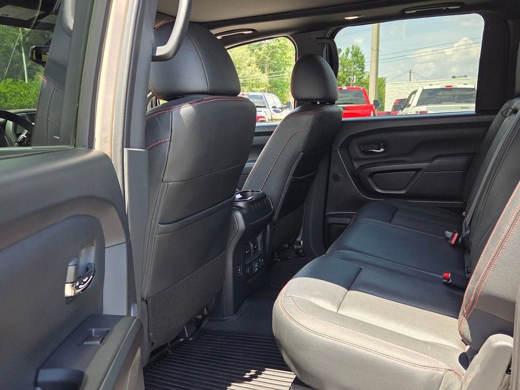 2022 Nissan TITAN Crew Cab PRO-4X 4x4