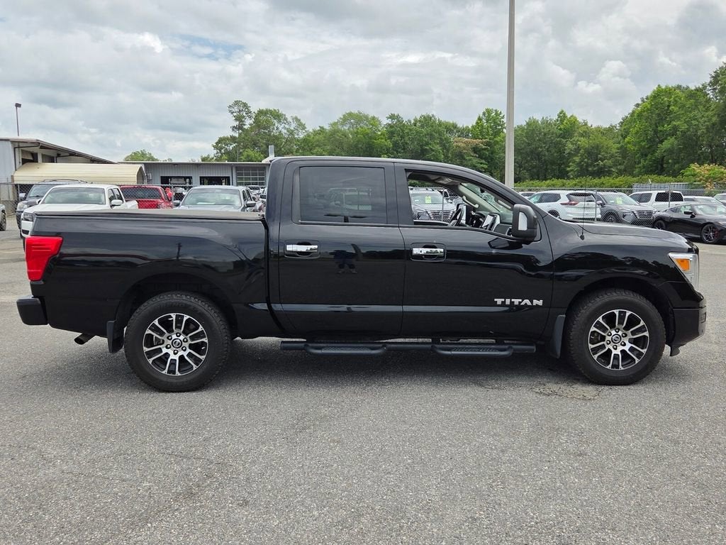 2021 Nissan TITAN Crew Cab SV 4x4