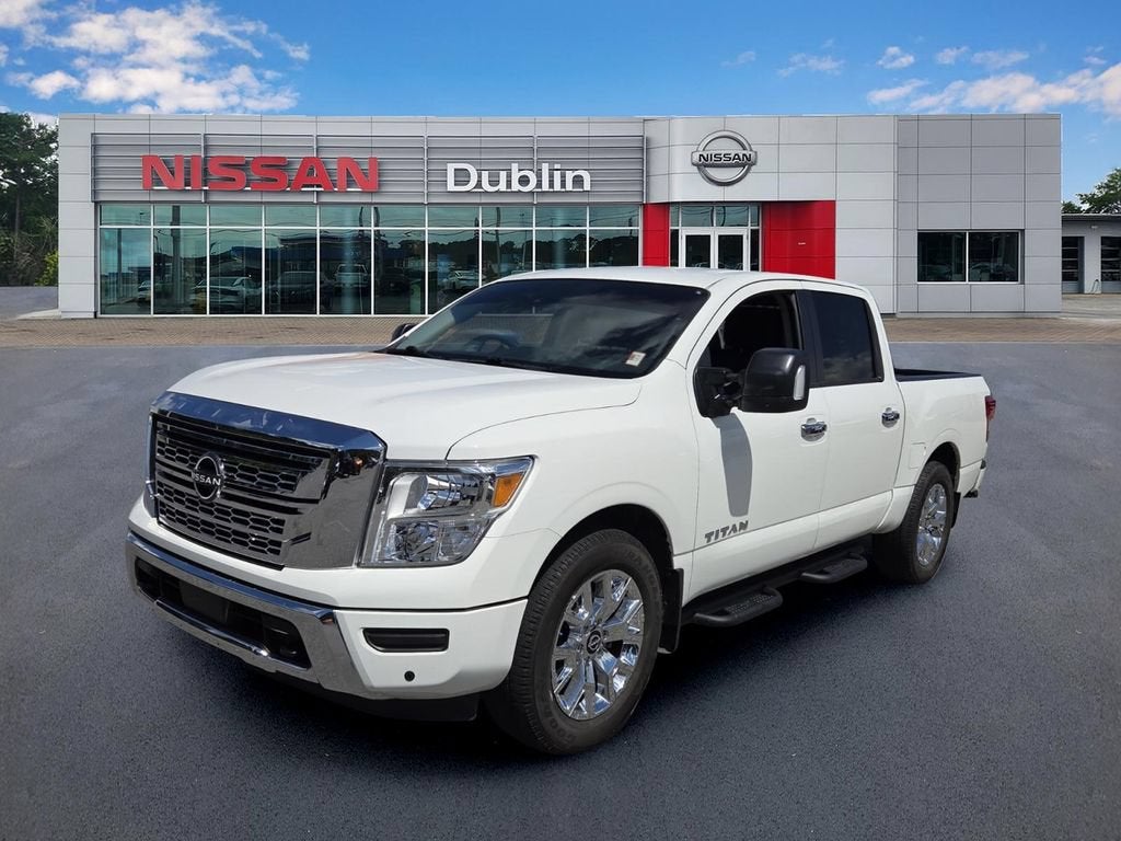 2024 Nissan TITAN Crew Cab SV 4x2