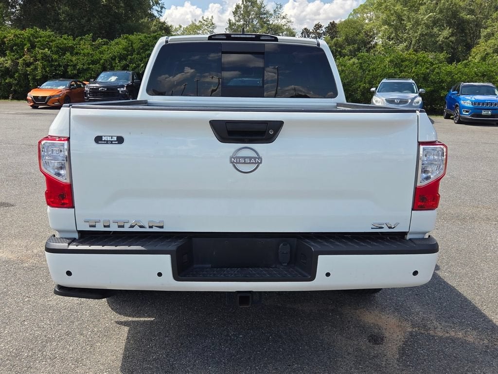 2024 Nissan TITAN Crew Cab SV 4x2