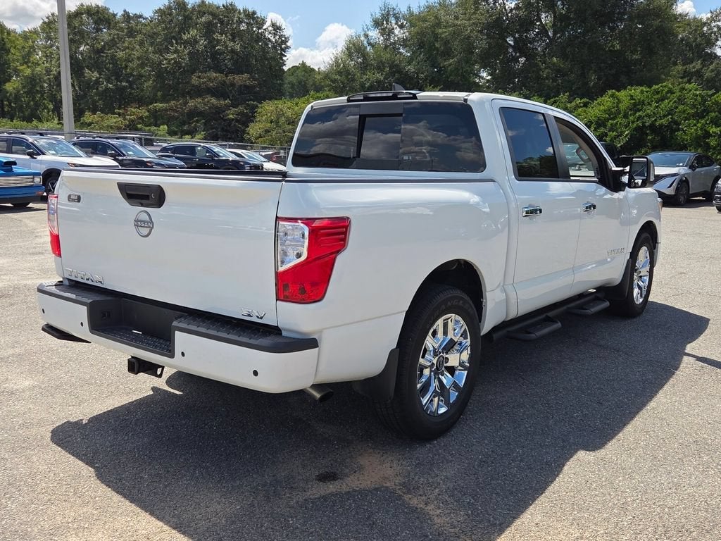 2024 Nissan TITAN Crew Cab SV 4x2
