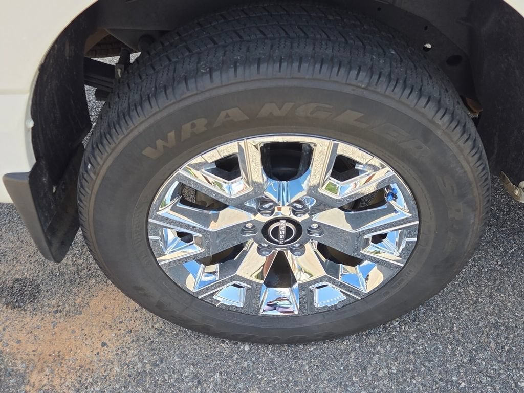 2024 Nissan TITAN Crew Cab SV 4x2