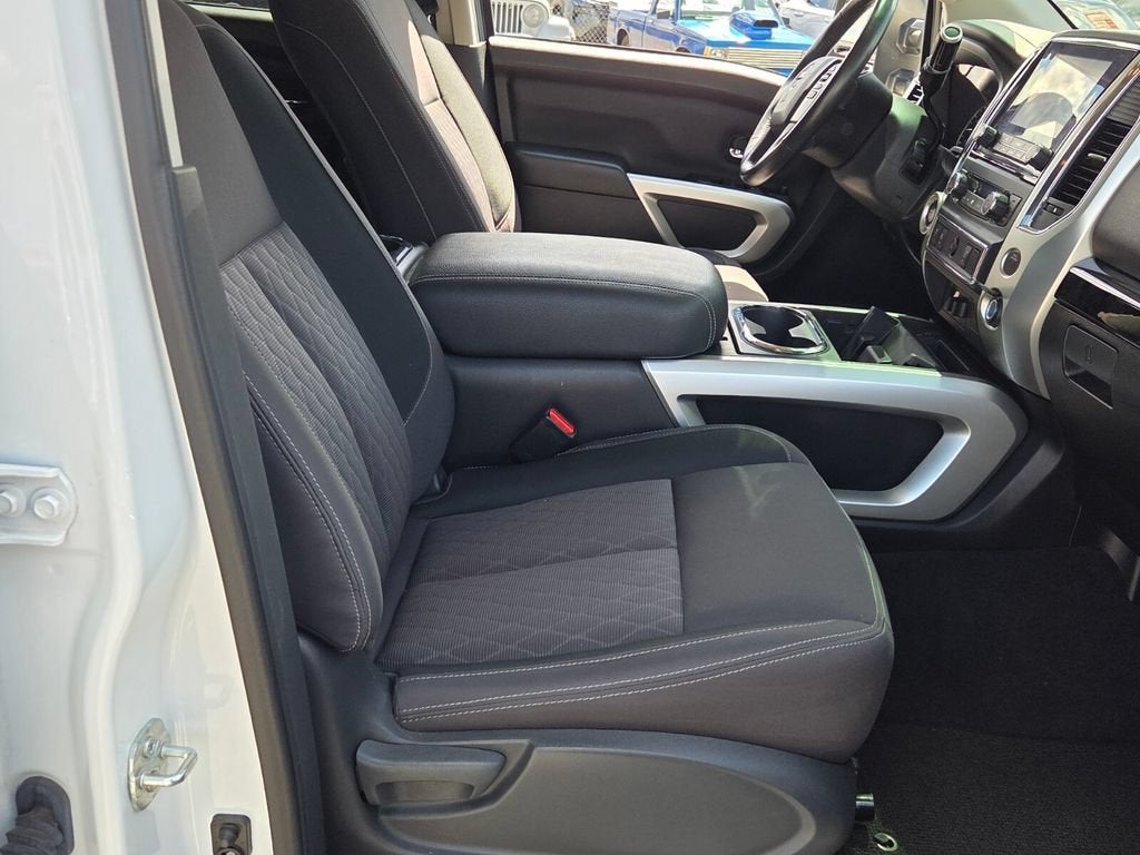 2024 Nissan TITAN Crew Cab SV 4x2