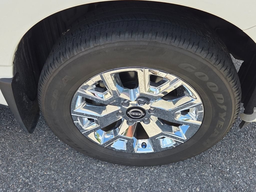 2024 Nissan TITAN Crew Cab SV 4x2