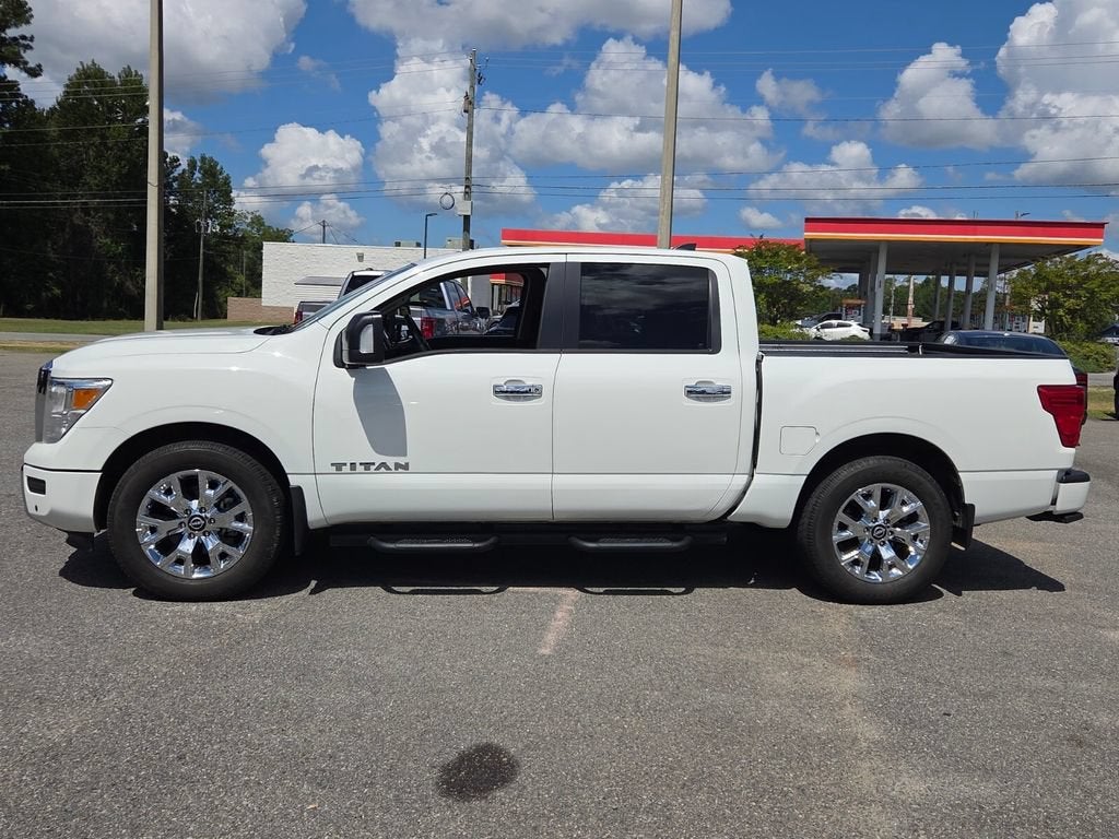 2024 Nissan TITAN Crew Cab SV 4x2