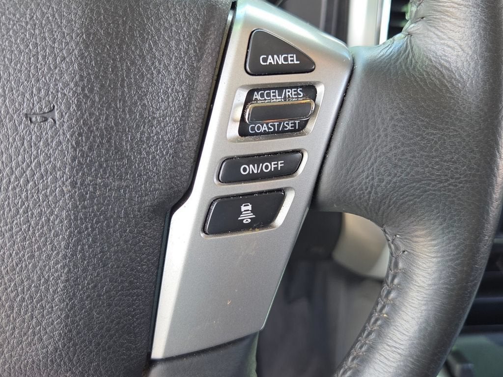 2024 Nissan TITAN Crew Cab SV 4x2