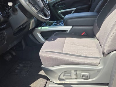 2024 Nissan TITAN Crew Cab SV 4x2
