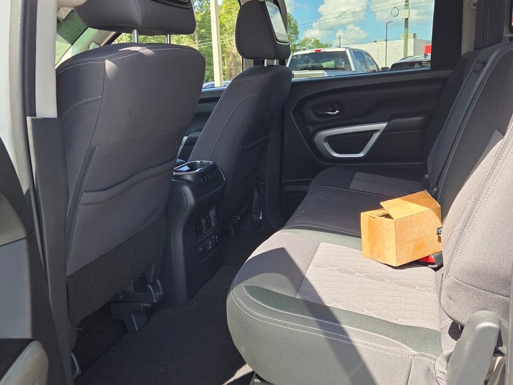 2024 Nissan TITAN Crew Cab SV 4x2