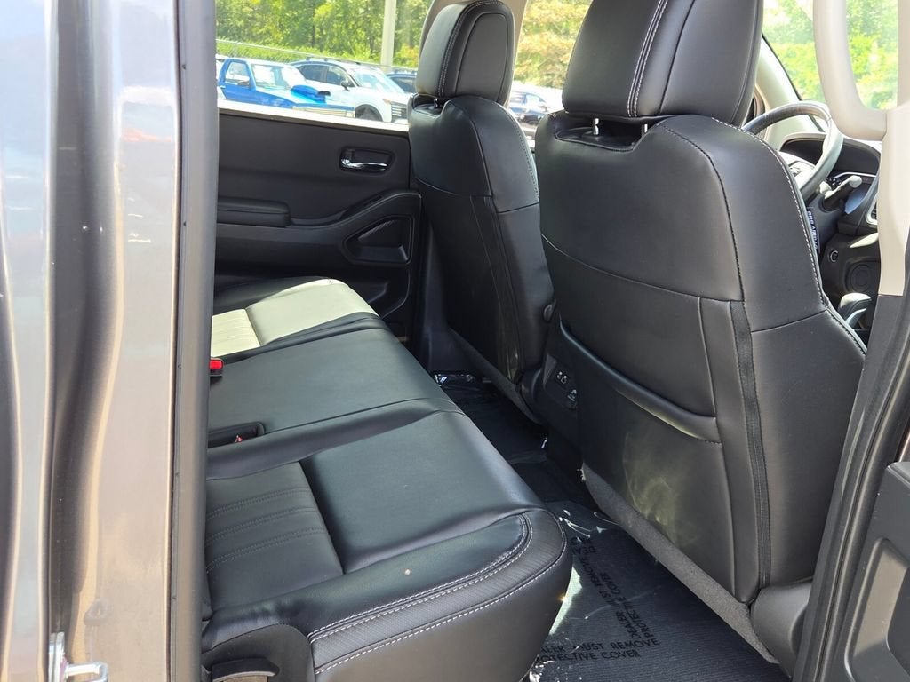 2024 Nissan Frontier Crew Cab SL 4x2