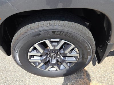 2024 Nissan Frontier Crew Cab SL 4x2