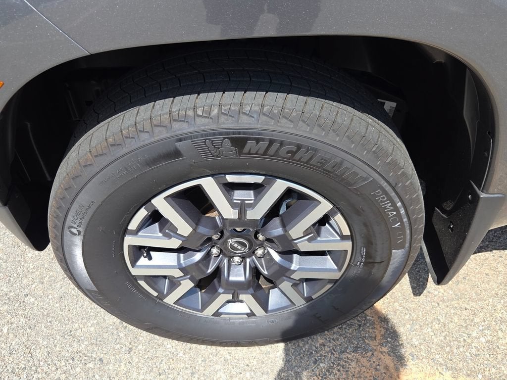2024 Nissan Frontier Crew Cab SL 4x2