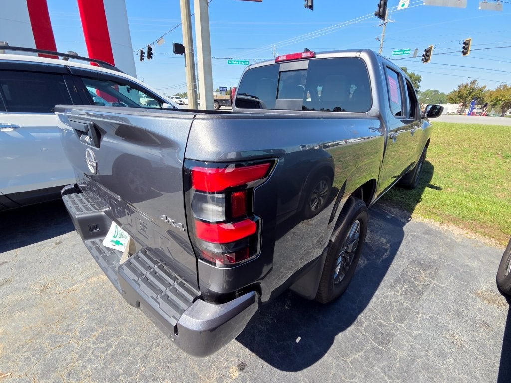 2025 Nissan Frontier Crew Cab SV 4x4