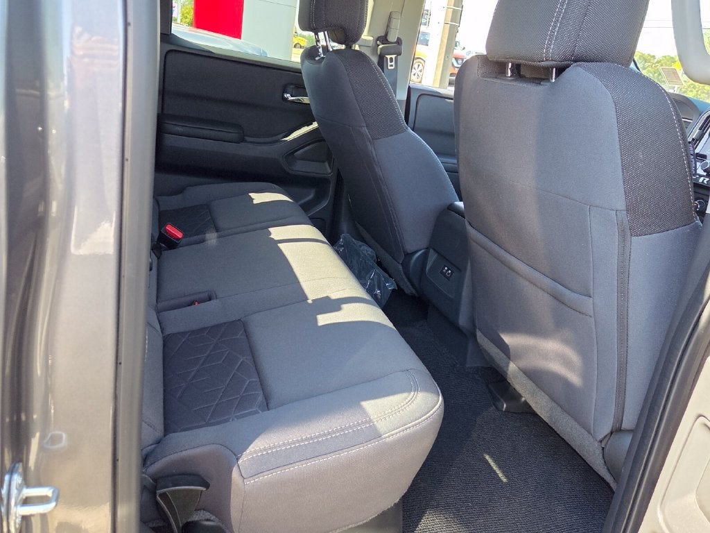 2025 Nissan Frontier Crew Cab SV 4x4