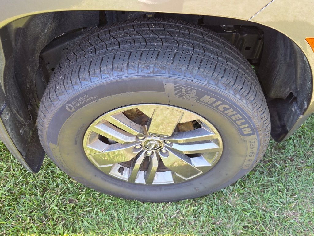 2025 Nissan Frontier Crew Cab SV 4x4