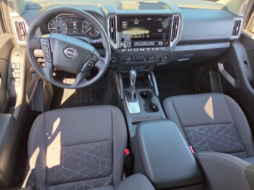 2025 Nissan Frontier Crew Cab SV 4x4