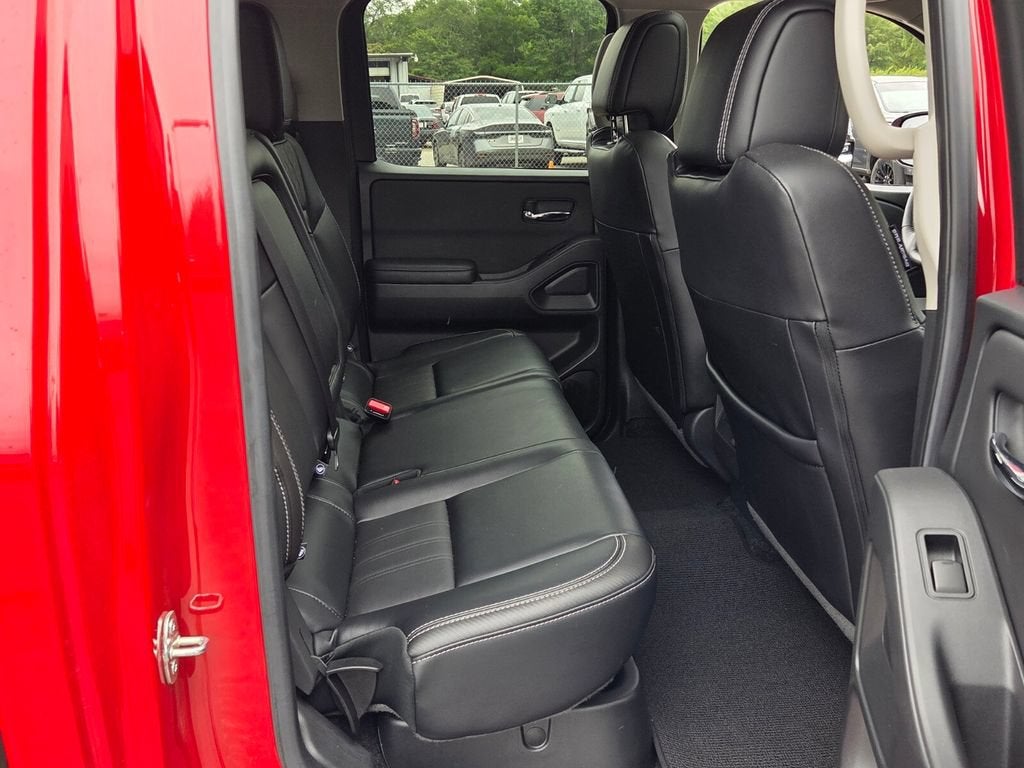 2025 Nissan Frontier Crew Cab SL 4x4