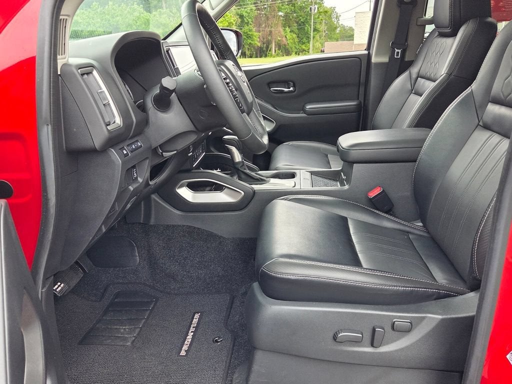 2025 Nissan Frontier Crew Cab SL 4x4