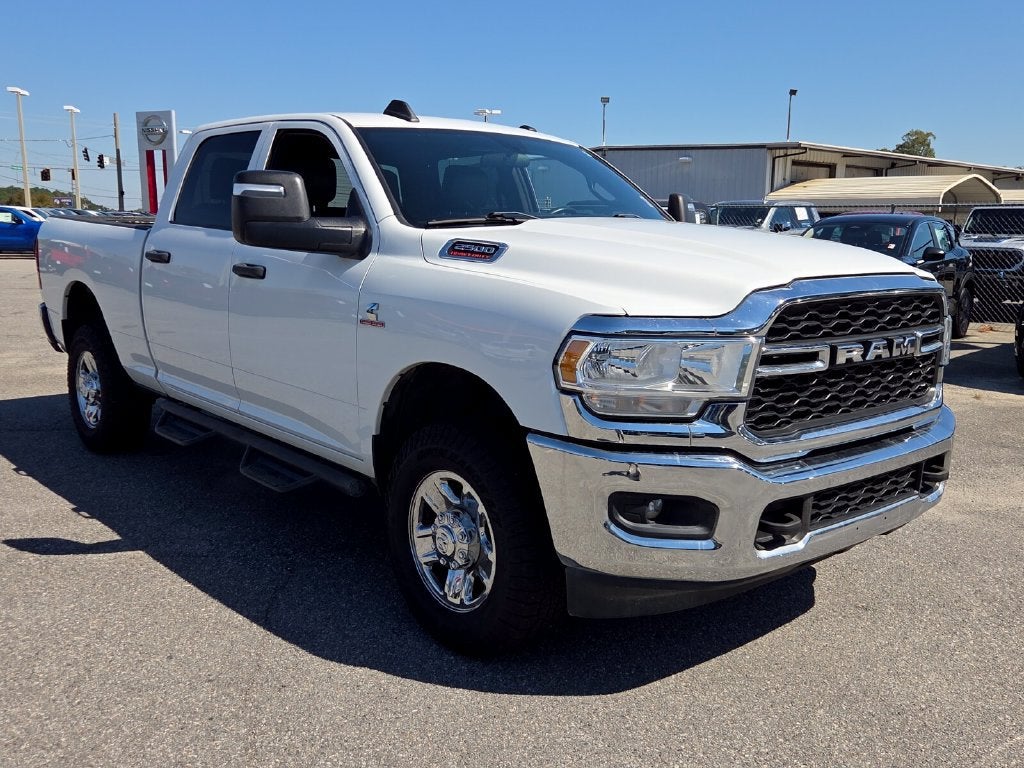 2023 RAM 2500 Tradesman Crew Cab 4x4 6'4" Box