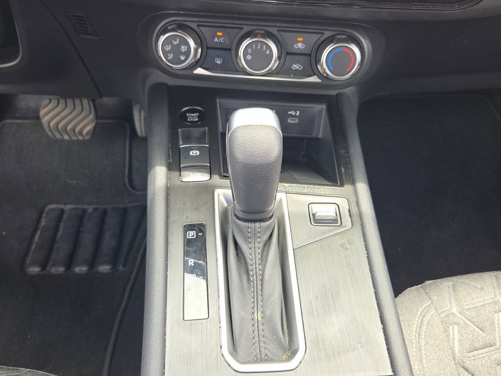 2025 Nissan Kicks SV FWD