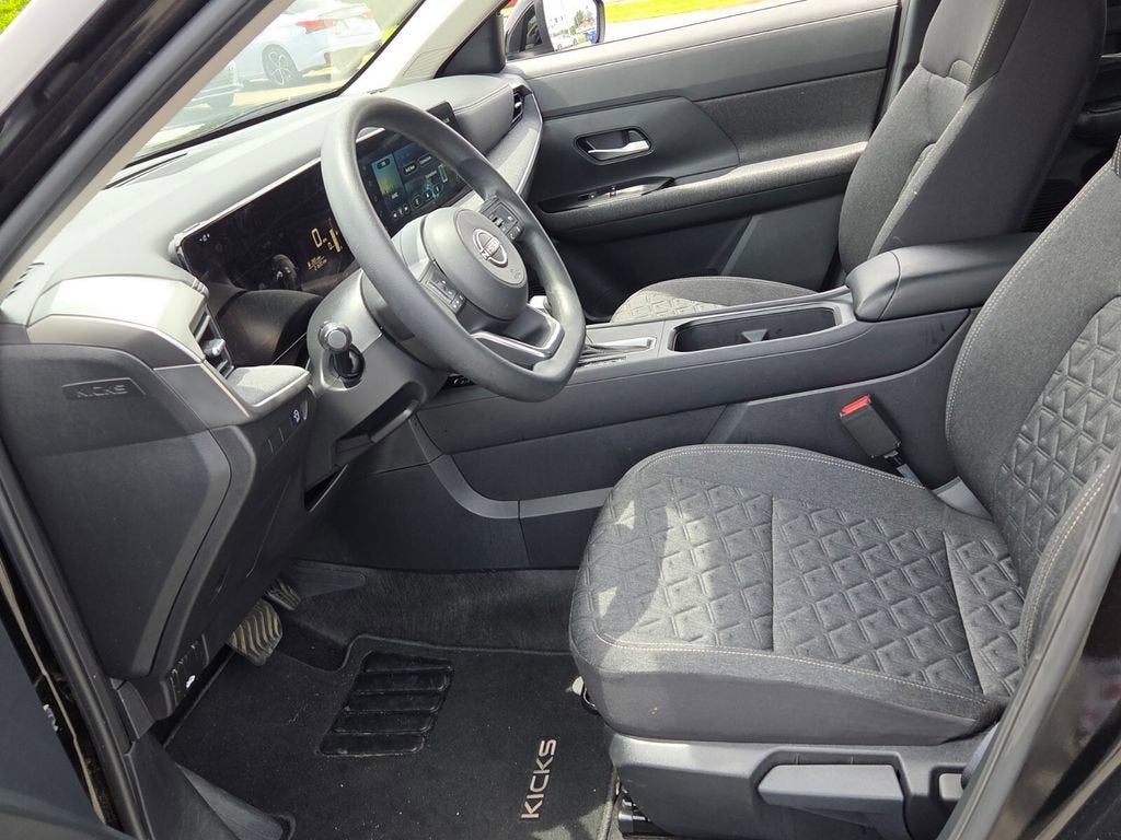 2025 Nissan Kicks SV FWD