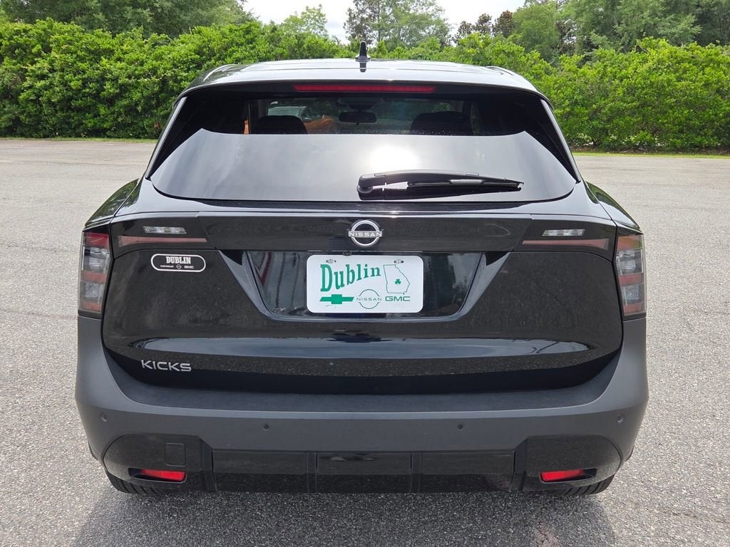 2025 Nissan Kicks SV FWD