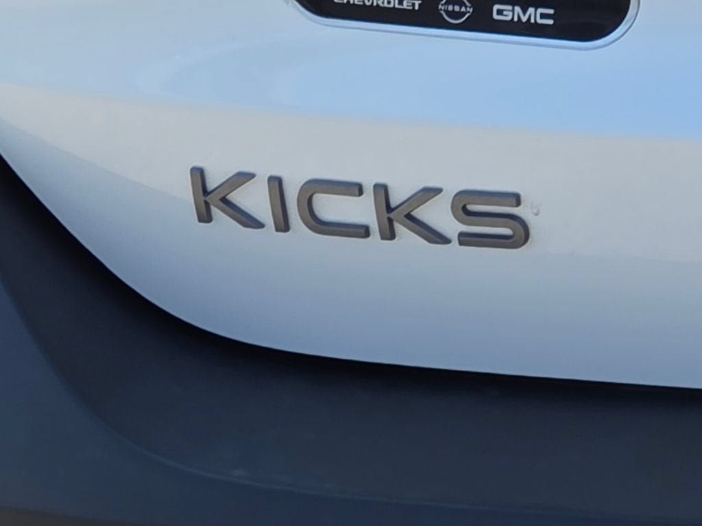 2025 Nissan Kicks SR FWD