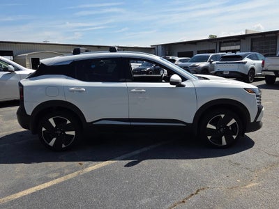 2025 Nissan Kicks SR FWD