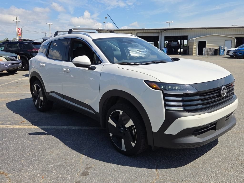 2025 Nissan Kicks SR FWD