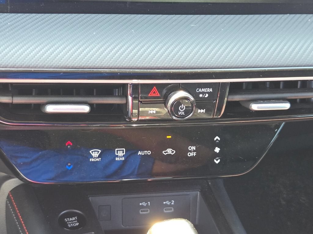 2025 Nissan Kicks SR FWD