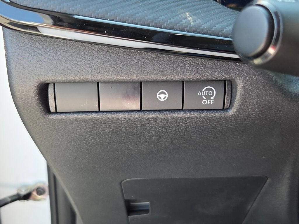 2025 Nissan Kicks SR FWD