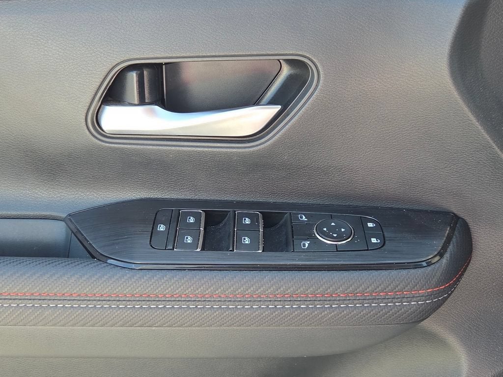 2025 Nissan Kicks SR FWD