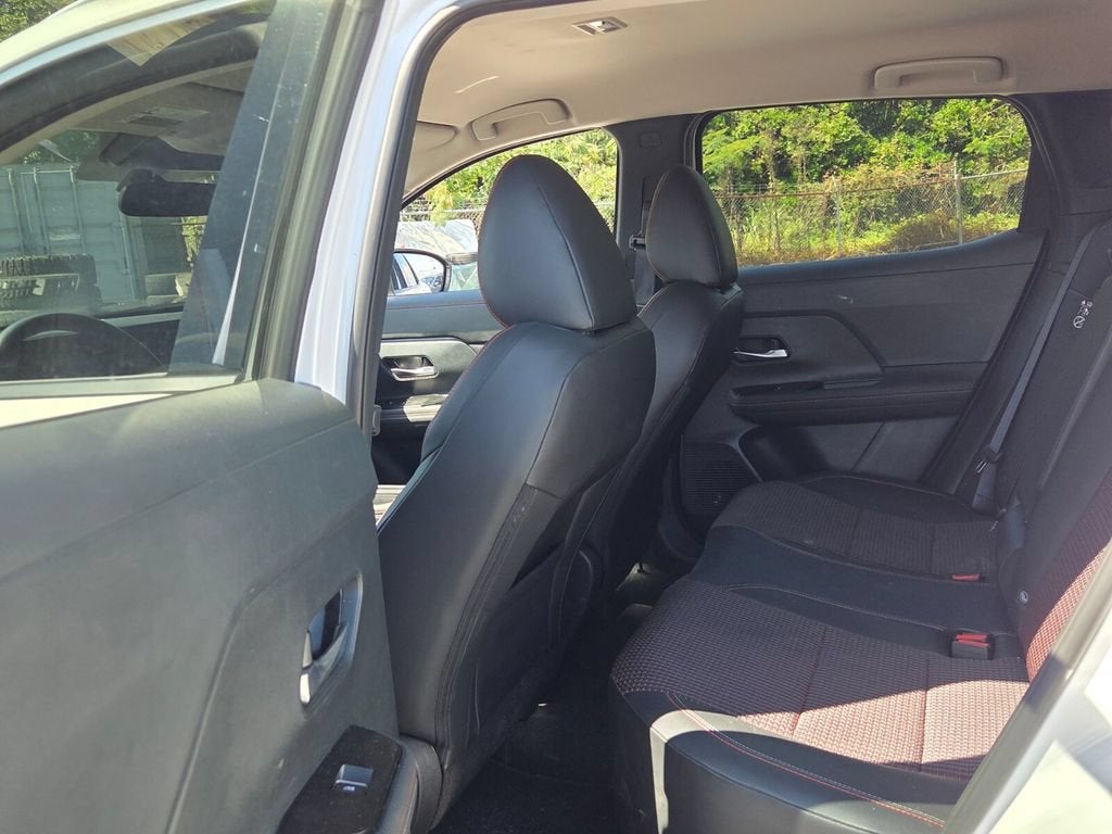 2025 Nissan Kicks SR FWD