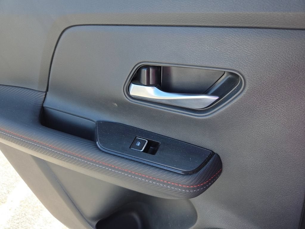 2025 Nissan Kicks SR FWD