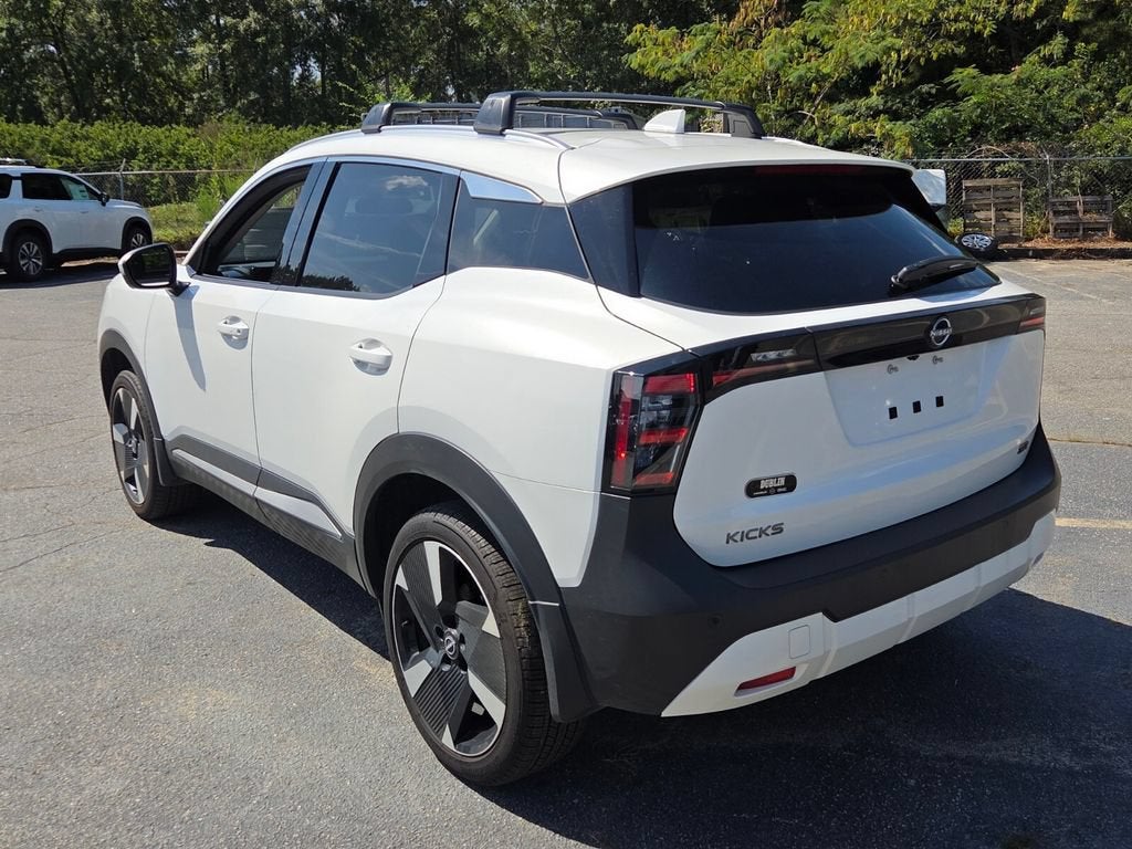 2025 Nissan Kicks SR FWD