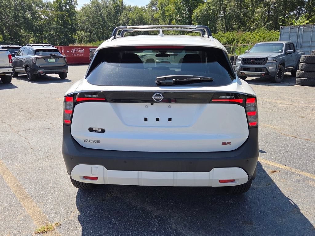 2025 Nissan Kicks SR FWD