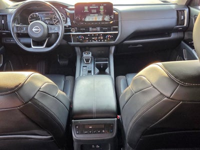 2024 Nissan Pathfinder SL FWD