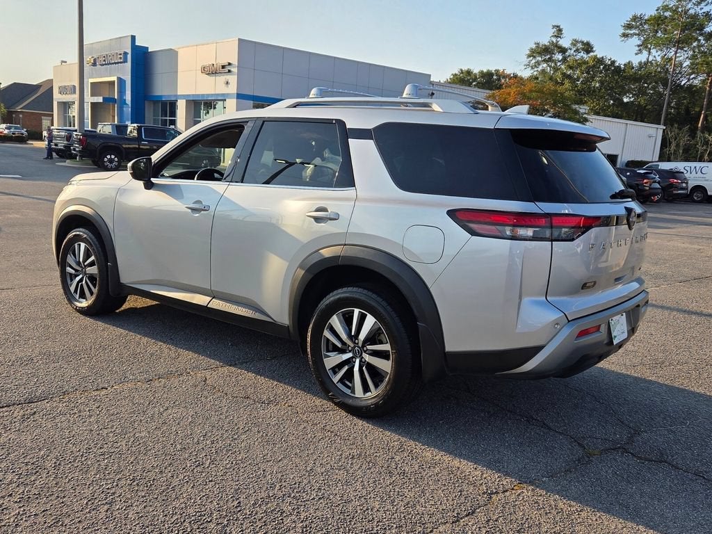 2024 Nissan Pathfinder SL FWD