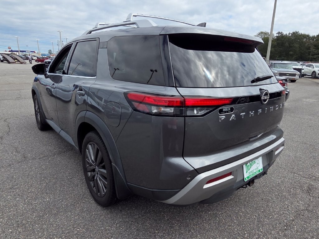 2022 Nissan Pathfinder SL 2WD