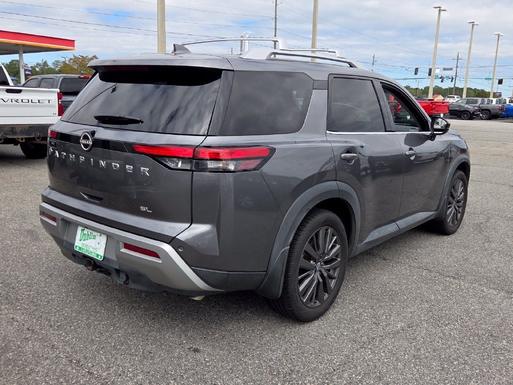2022 Nissan Pathfinder SL 2WD