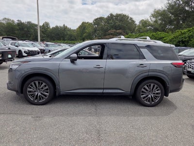 2022 Nissan Pathfinder SL 2WD