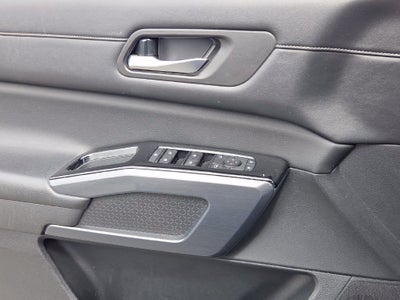 2022 Nissan Pathfinder SL 2WD