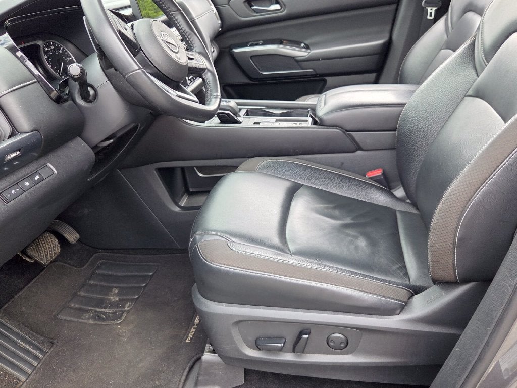 2022 Nissan Pathfinder SL 2WD