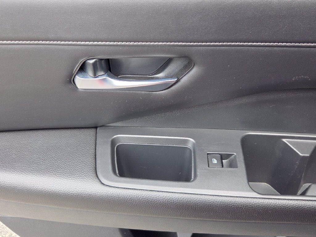 2022 Nissan Pathfinder SL 2WD