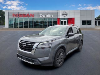 2022 Nissan Pathfinder SL 2WD