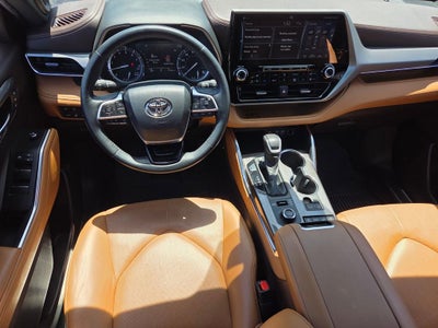 2022 Toyota Highlander Platinum