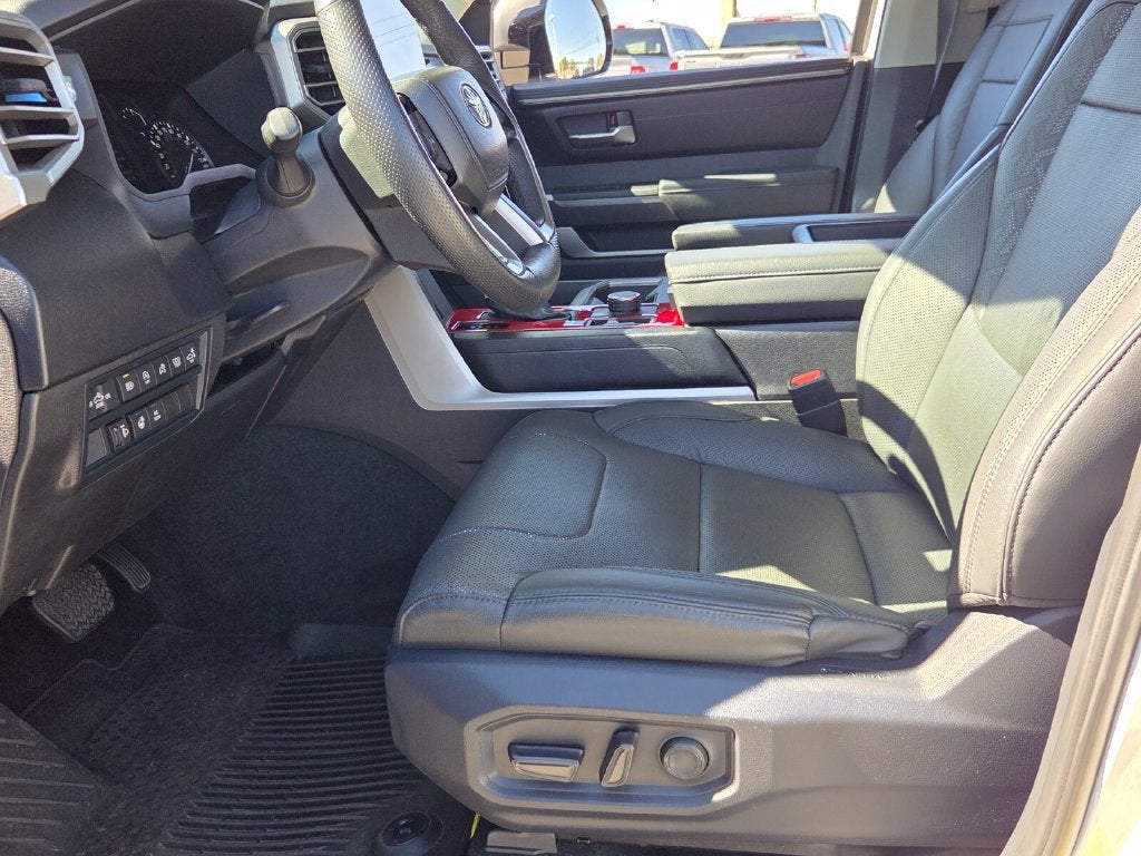 2024 Toyota Tundra 4WD SR5