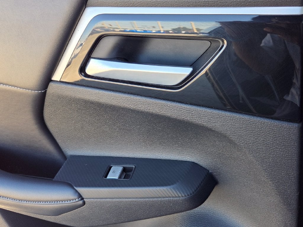 2024 Mitsubishi Outlander SE - Photo 9